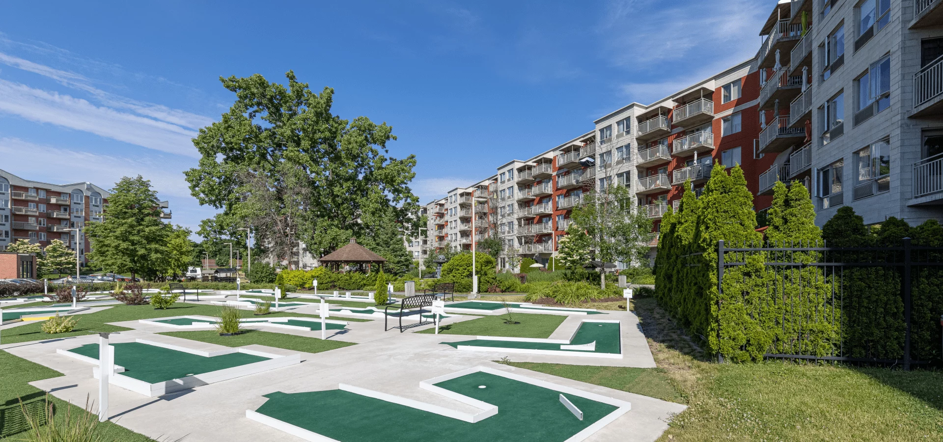 Mini golf Les Jardins de Renoir Residence in Laval